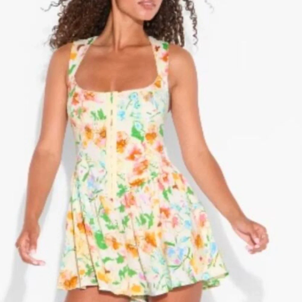 Wild Fable Floral Scoop Neck Summer Romper Size Medium - Picture 1 of 4